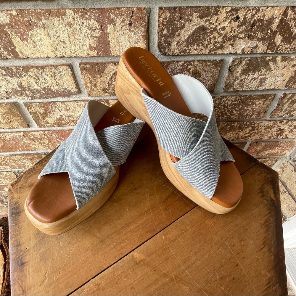 Bertuchi Sandals Size 9 OR 41 Made in Spain Chunky Heels Excellent! Look New!